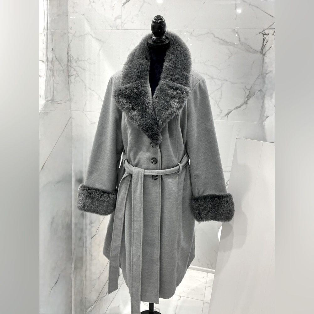 Elegant PLUS SIZE coat 🌷